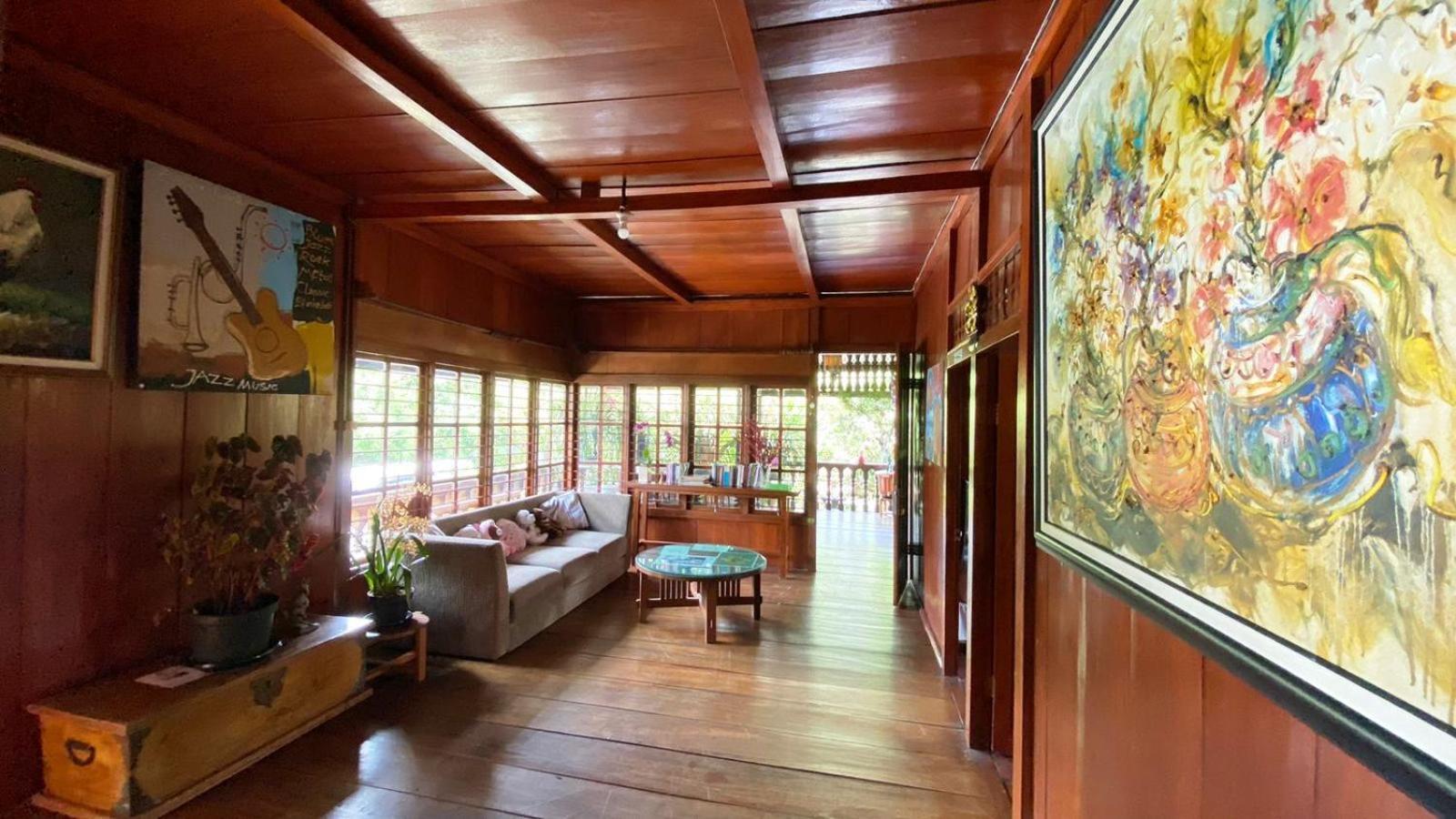 Rumah Kayu Sulawesi Antique Bedugul  Luaran gambar