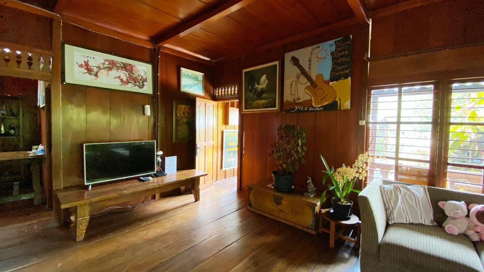 Rumah Kayu Sulawesi Antique Bedugul  Luaran gambar