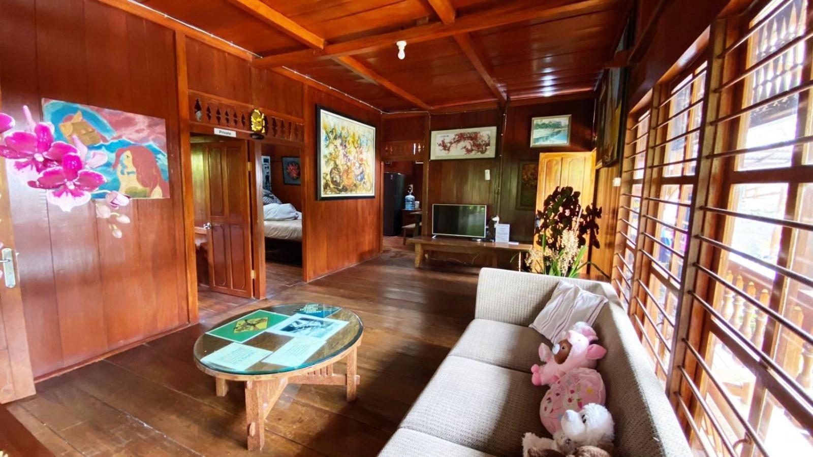 Rumah Kayu Sulawesi Antique Bedugul  Luaran gambar